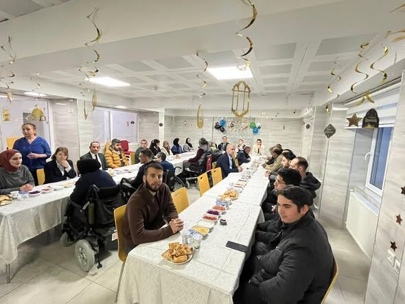 Uluborlu’da Gönül Köprüleri̇ İftar Sofrasinda Kuruldu