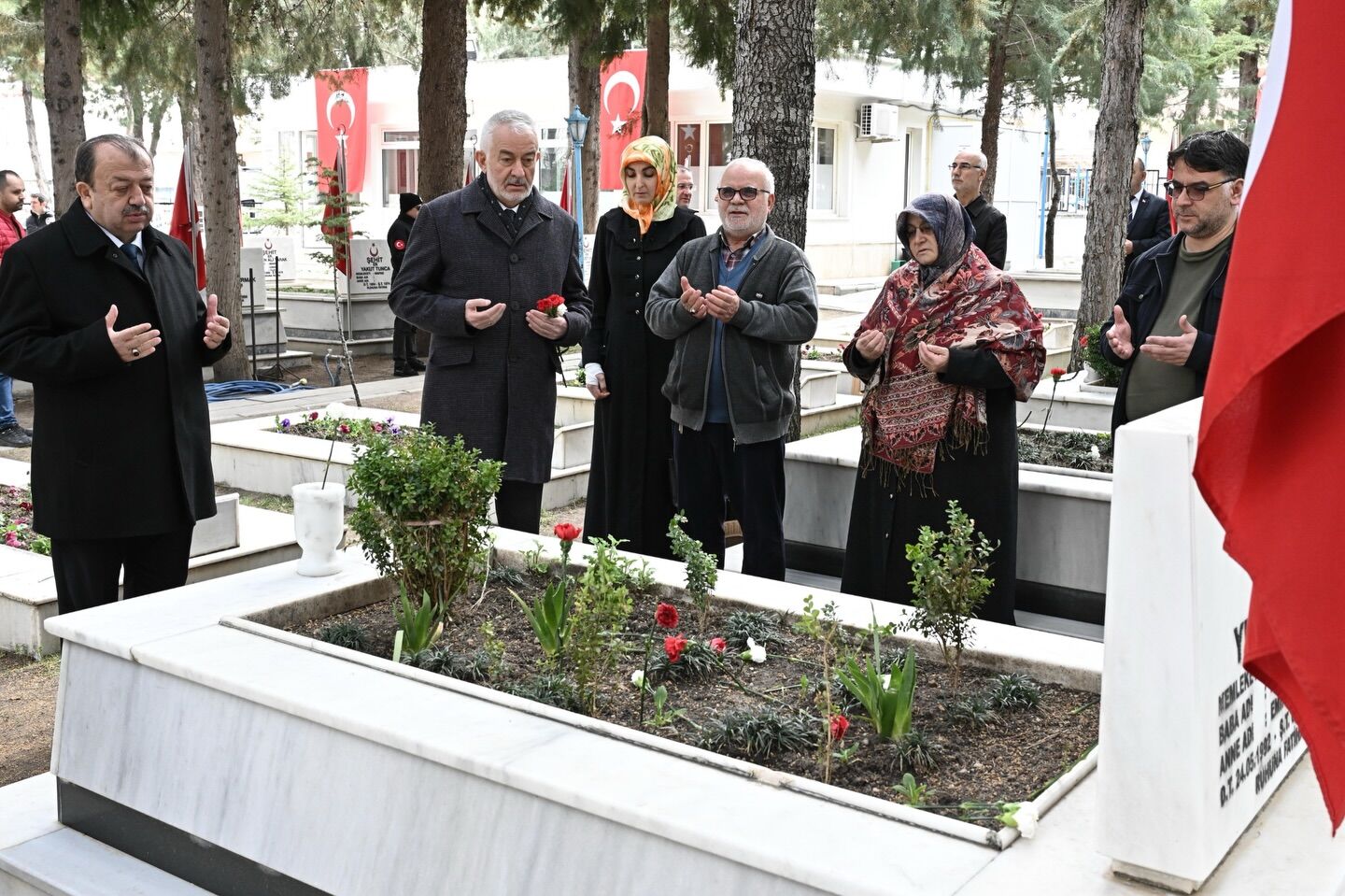 Vali Erin Ve Heyet, Şehitleri Minnetle Andı