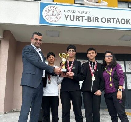 Yurtbir Ortaokulu Floor Curling’de Isparta İkincisi 1
