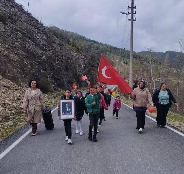 Aksu’da 23 Ni̇san Coşkusu Okullara Taşti (1)