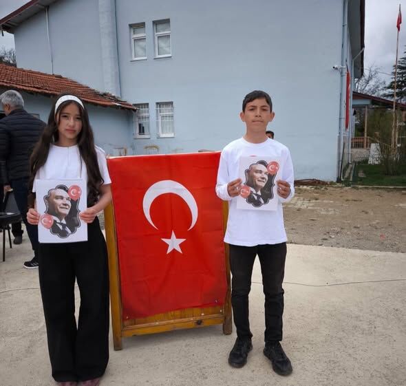 Aksu’da 23 Ni̇san Coşkusu Okullara Taşti (4)