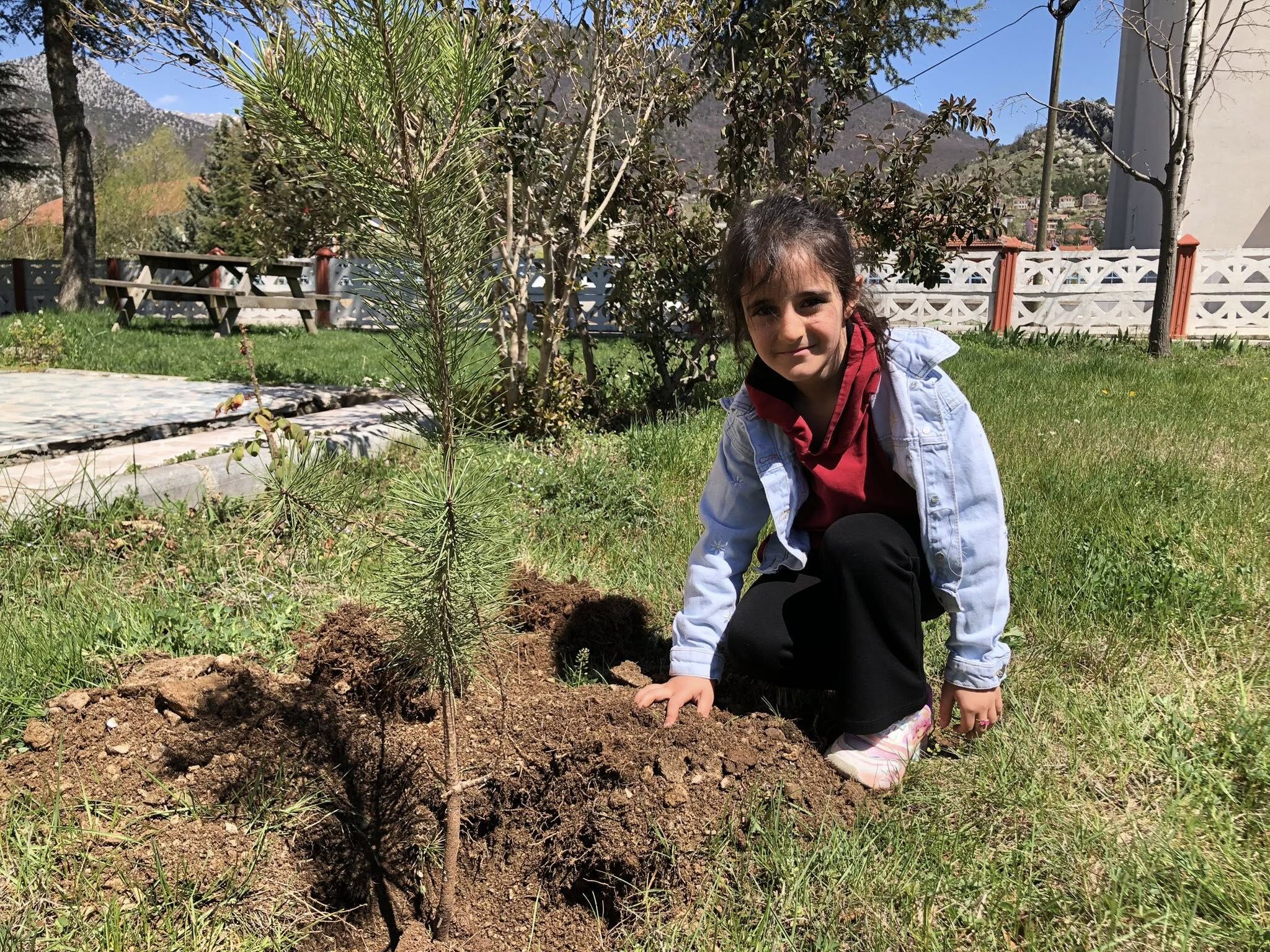 Aksu'da Çedes Projesi Kapsamında Fidanlar Toprakla Buluştu (3)