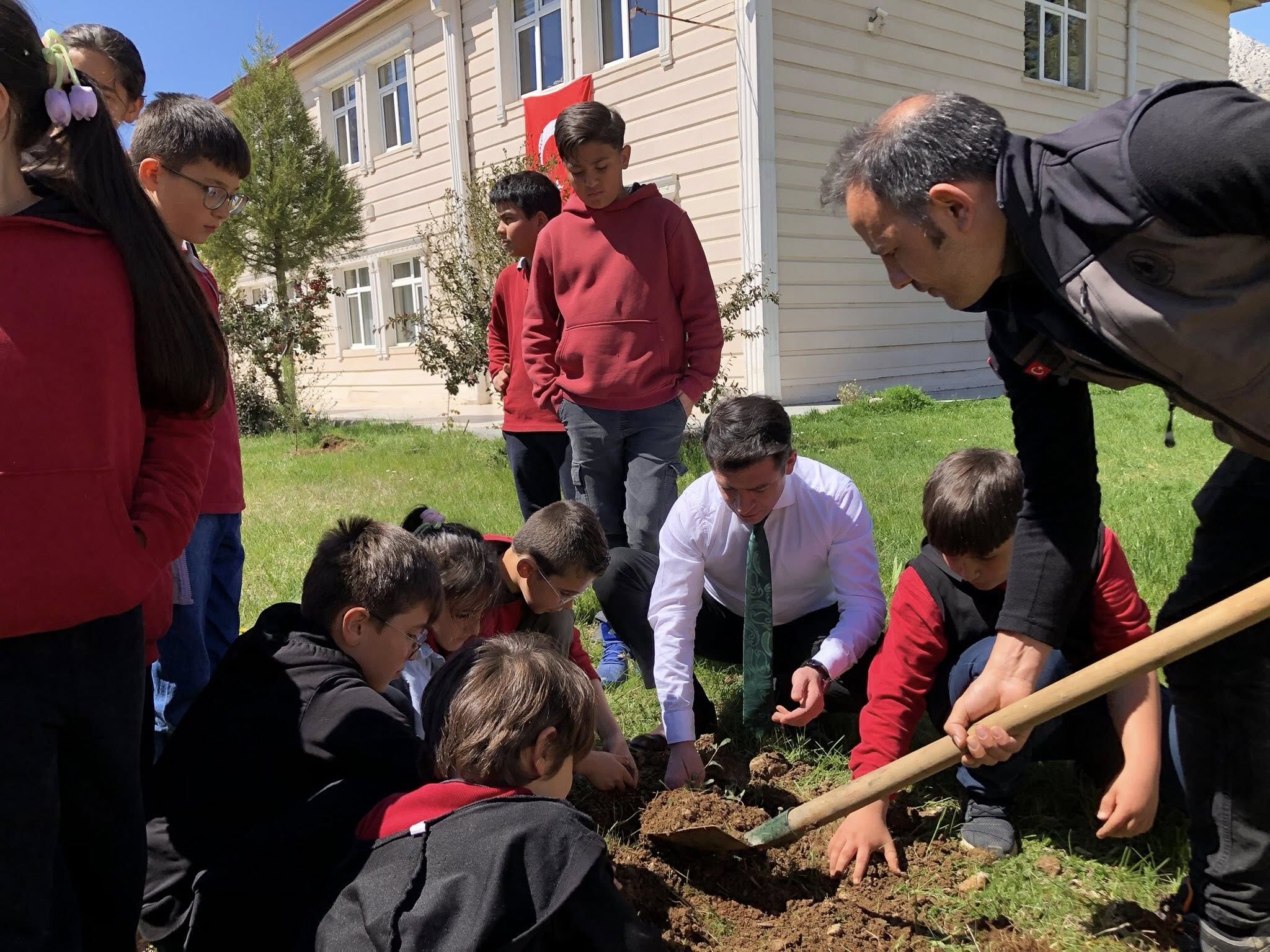 Aksu'da Çedes Projesi Kapsamında Fidanlar Toprakla Buluştu (4)