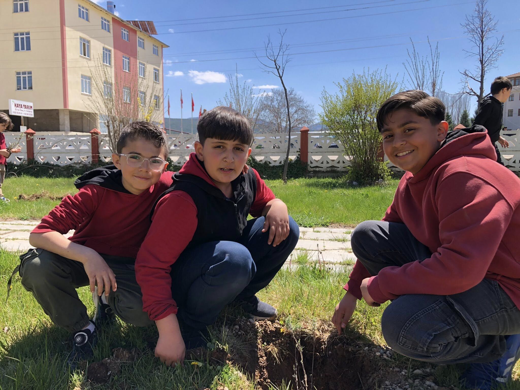 Aksu'da Çedes Projesi Kapsamında Fidanlar Toprakla Buluştu (6)