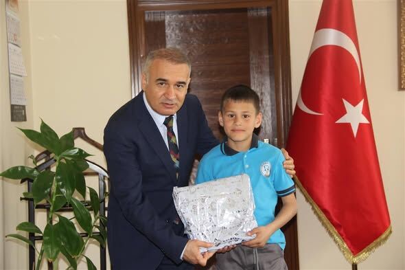 Atabey’de 23 Nisan Heyecanı Kaymakamlık Makamı Çocuklara Emanet (2)