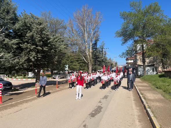 Gelendost’ta 23 Nisan Kutlama Program 2
