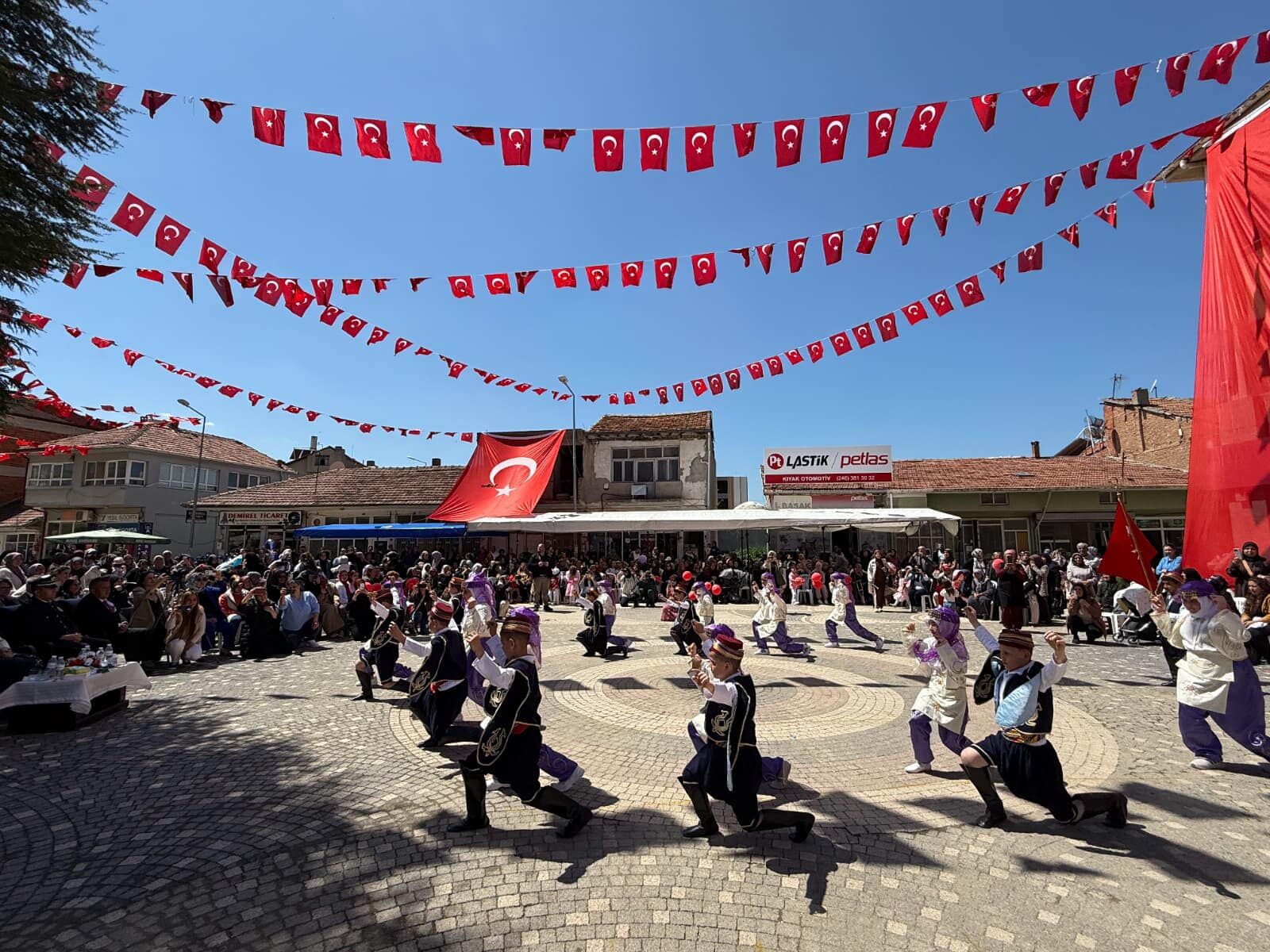 Gelendost’ta 23 Nisan Kutlama Program 3