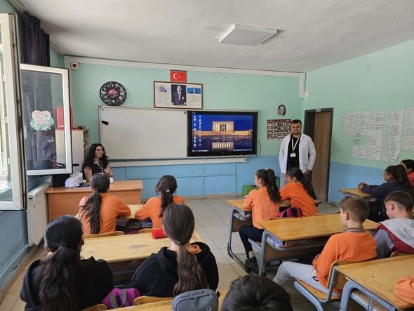 Gelendost’ta Öğrencilere Ergenlik Rehberi (2)