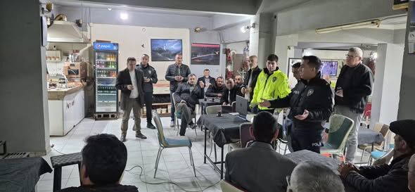 Gelendost’ta Vatandaşlara Kıraathanelerde Trafik Eğitimi 2