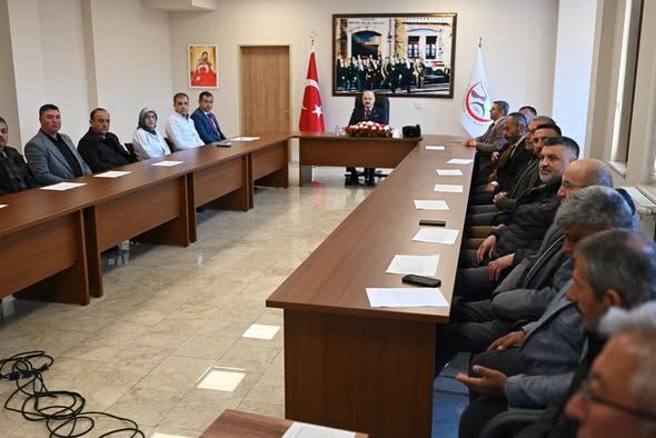 Gönen'de Muhtarlar Toplantısı Tütün Bağımlılığıyla Mücadele Eğitimi Verildi (1)