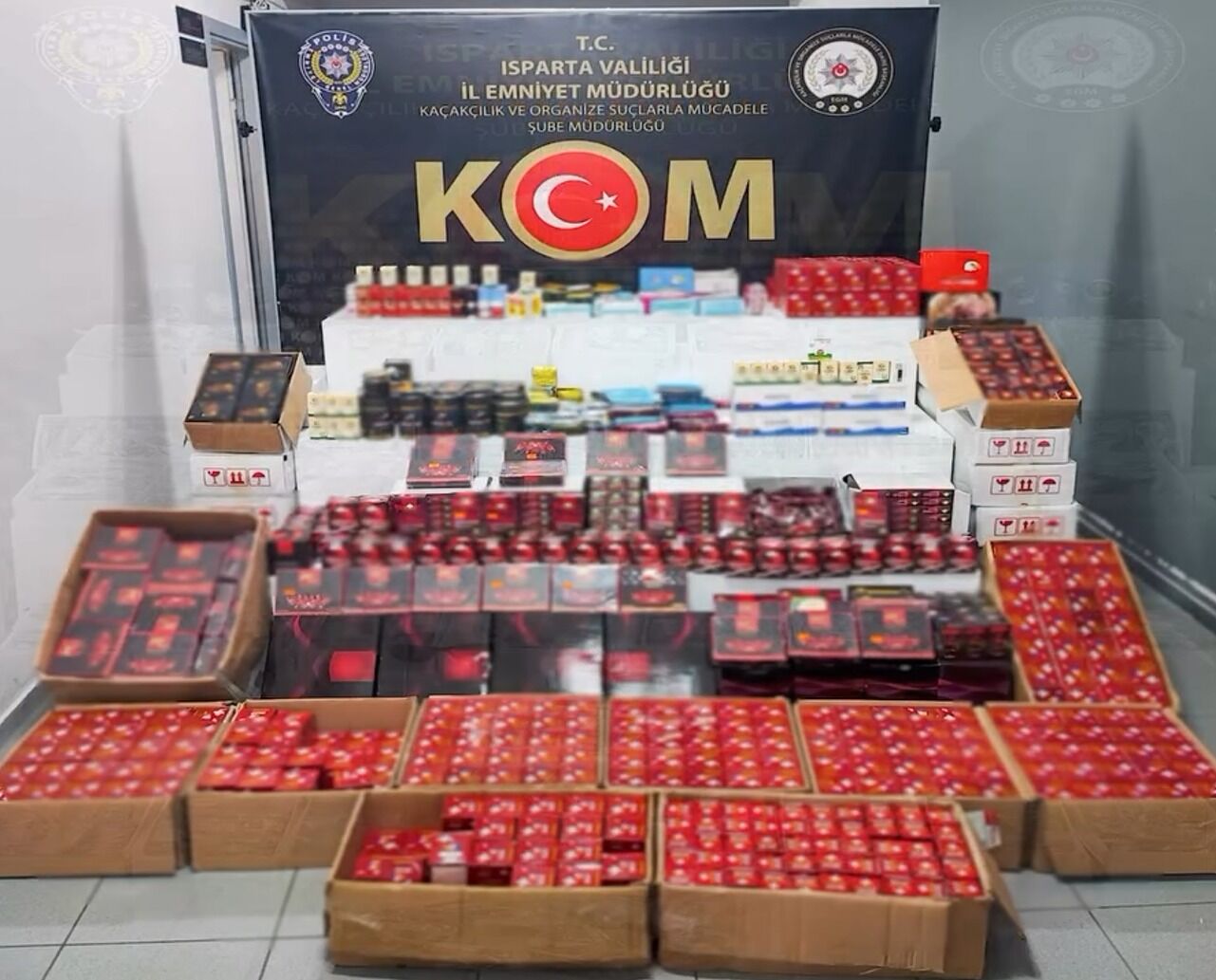 Isparta Kom’dan Kaçakçılığa Darbe; Binlerce Ürün Ele Geçirildi (4)