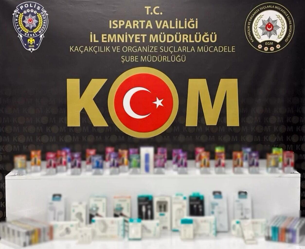 Isparta Kom’dan Kaçakçılığa Darbe; Binlerce Ürün Ele Geçirildi (6)