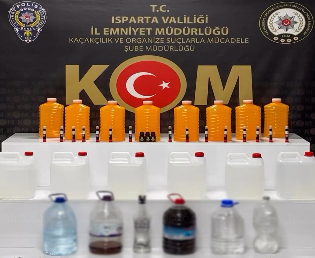 Isparta Kom’dan Kaçakçılığa Darbe; Binlerce Ürün Ele Geçirildi (7)