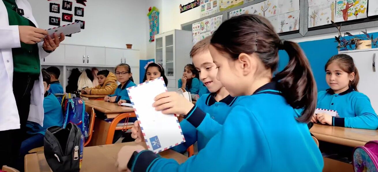 Isparta Ve Medine Öğrencileri Mektuplarla Kardeşlik Kurdu