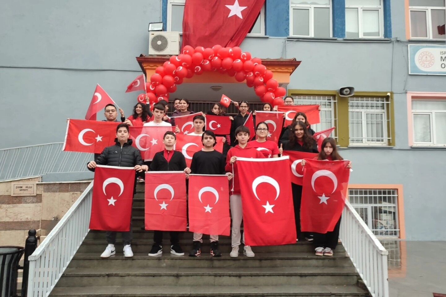 Isparta'da Bayrağımızın Gölgesinde Birlikte Güçlüyüz Etkinliği Düzenlendi (7)