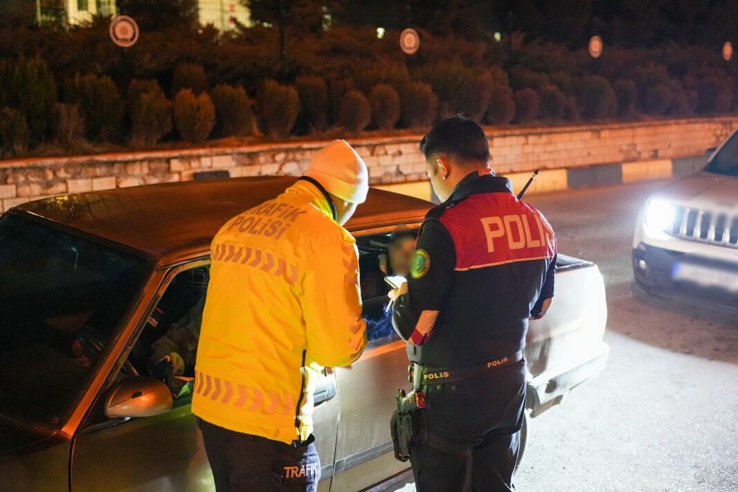 Isparta’da Çok Sayıda Şahıs Ve Araçlar Kontrol Edildi (2)