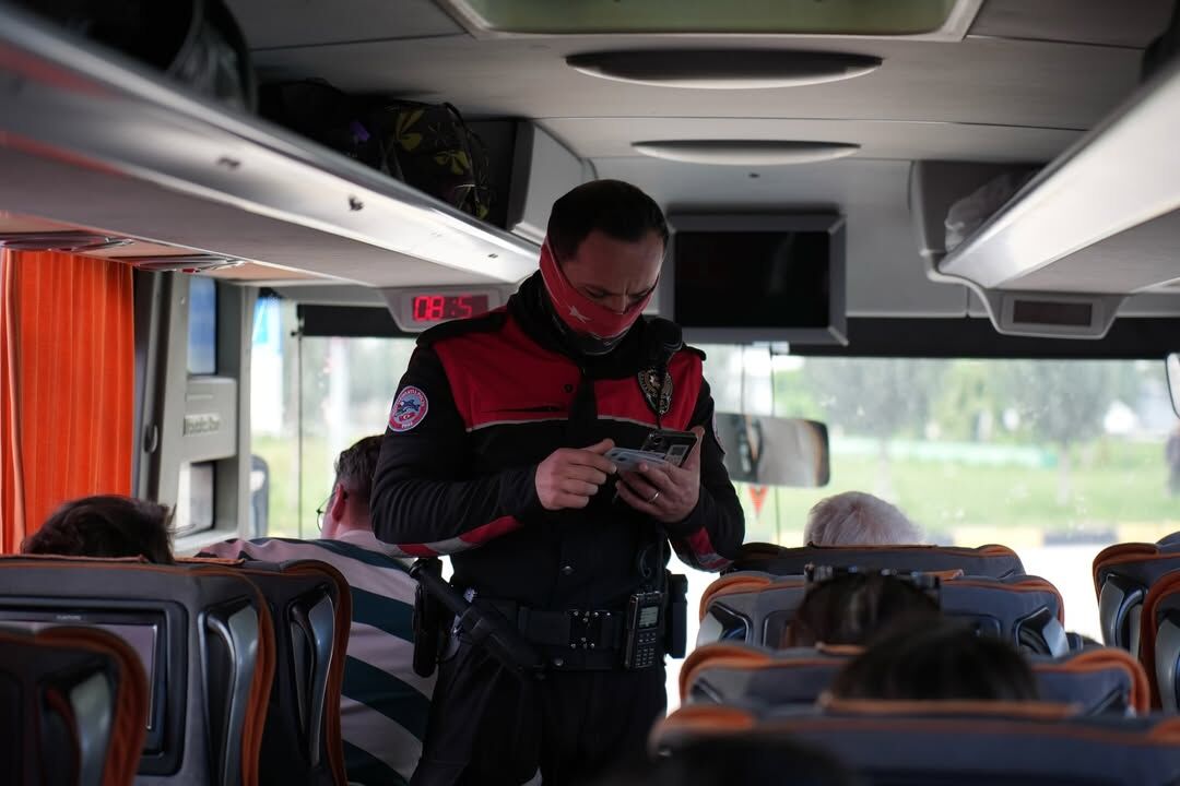 Isparta’da Huzur Uygulaması Araç Ve Şahıslar Denetlendi (2)-1