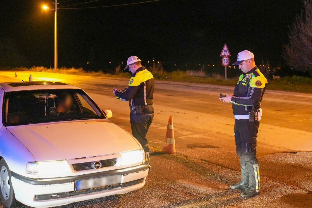 Isparta'da Huzur Ve Güven Operasyonu Emniyetten Eş Zamanlı Denetim (2)