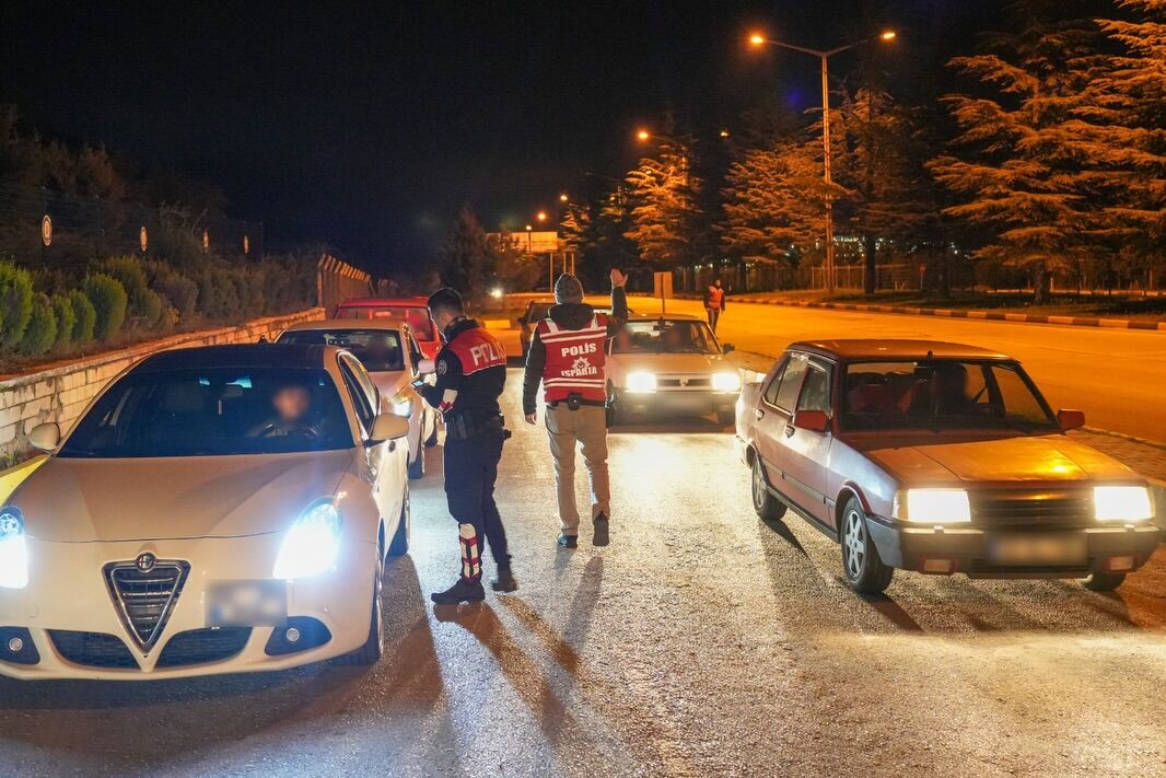 Isparta'da Kesintisiz Güvenlik Giriş Ve Çıkışlar Kontrol Altında (1)