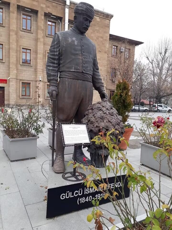 Isparta'nın 1,5 Asırlık Pembe Mirası Bir Bastonla Değişen Şehir Kaderi (2)