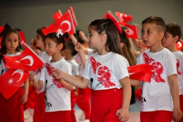 Isparta’nın Atabey Ilçesi Belediye Başkanı Serdar Pehlivan, 23 Nisan Ulusal Egemenlik Ve Çocuk Bayramı Dolayısıyla Bir Mesaj Yayımladı (2)