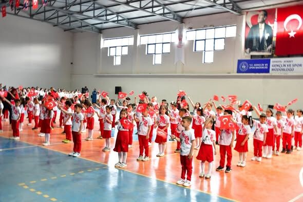 Isparta’nın Atabey Ilçesi Belediye Başkanı Serdar Pehlivan, 23 Nisan Ulusal Egemenlik Ve Çocuk Bayramı Dolayısıyla Bir Mesaj Yayımladı (4)