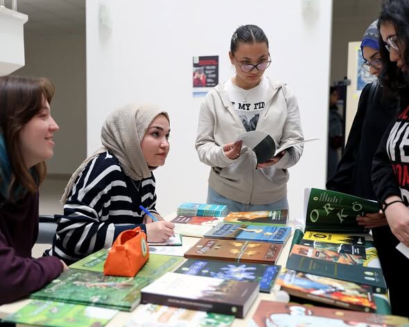 Isubü'de Mesleğin Hafızası Ve Geleceği Söyleşisi Düzenlendi (4)