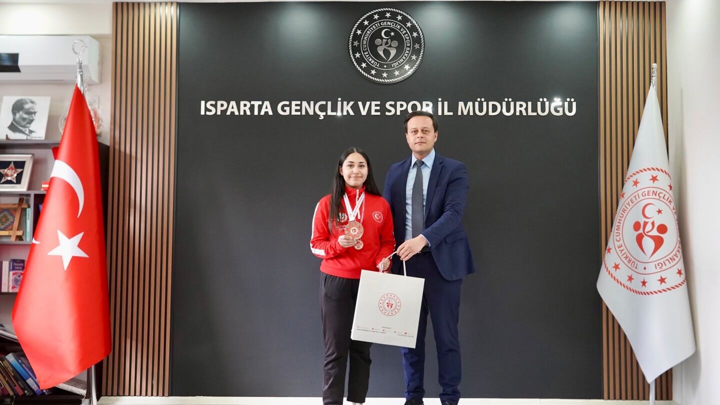 Kickboksta Madalya Yağmuru Şampiyonlardan İl Müdürüne Ziyaret! (10)