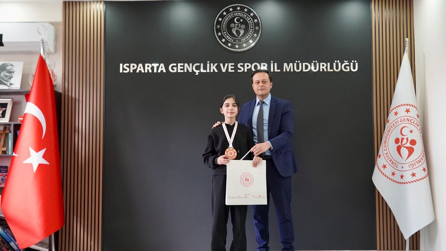 Kickboksta Madalya Yağmuru Şampiyonlardan İl Müdürüne Ziyaret! (13)