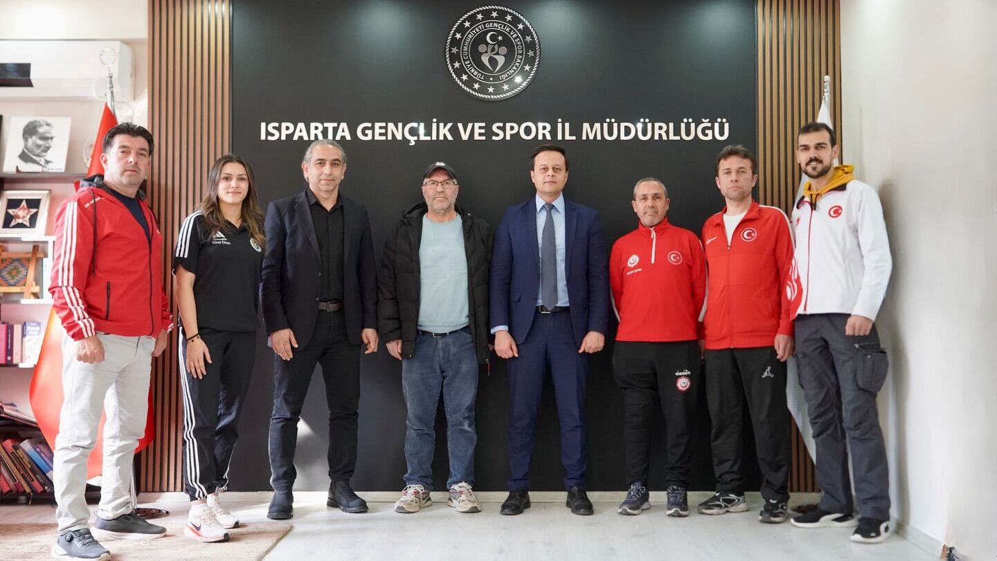Kickboksta Madalya Yağmuru Şampiyonlardan İl Müdürüne Ziyaret! (15)