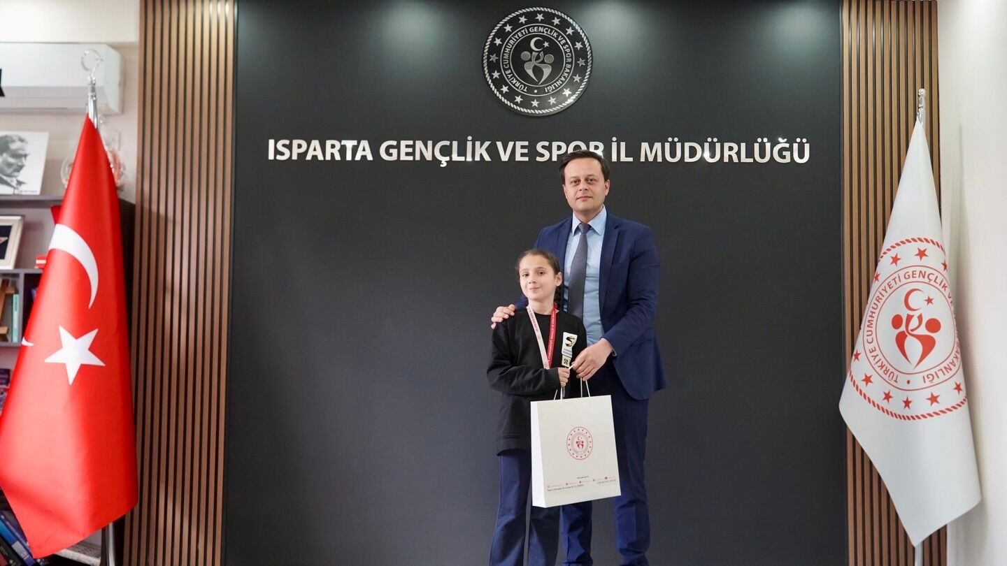 Kickboksta Madalya Yağmuru Şampiyonlardan İl Müdürüne Ziyaret! (3)