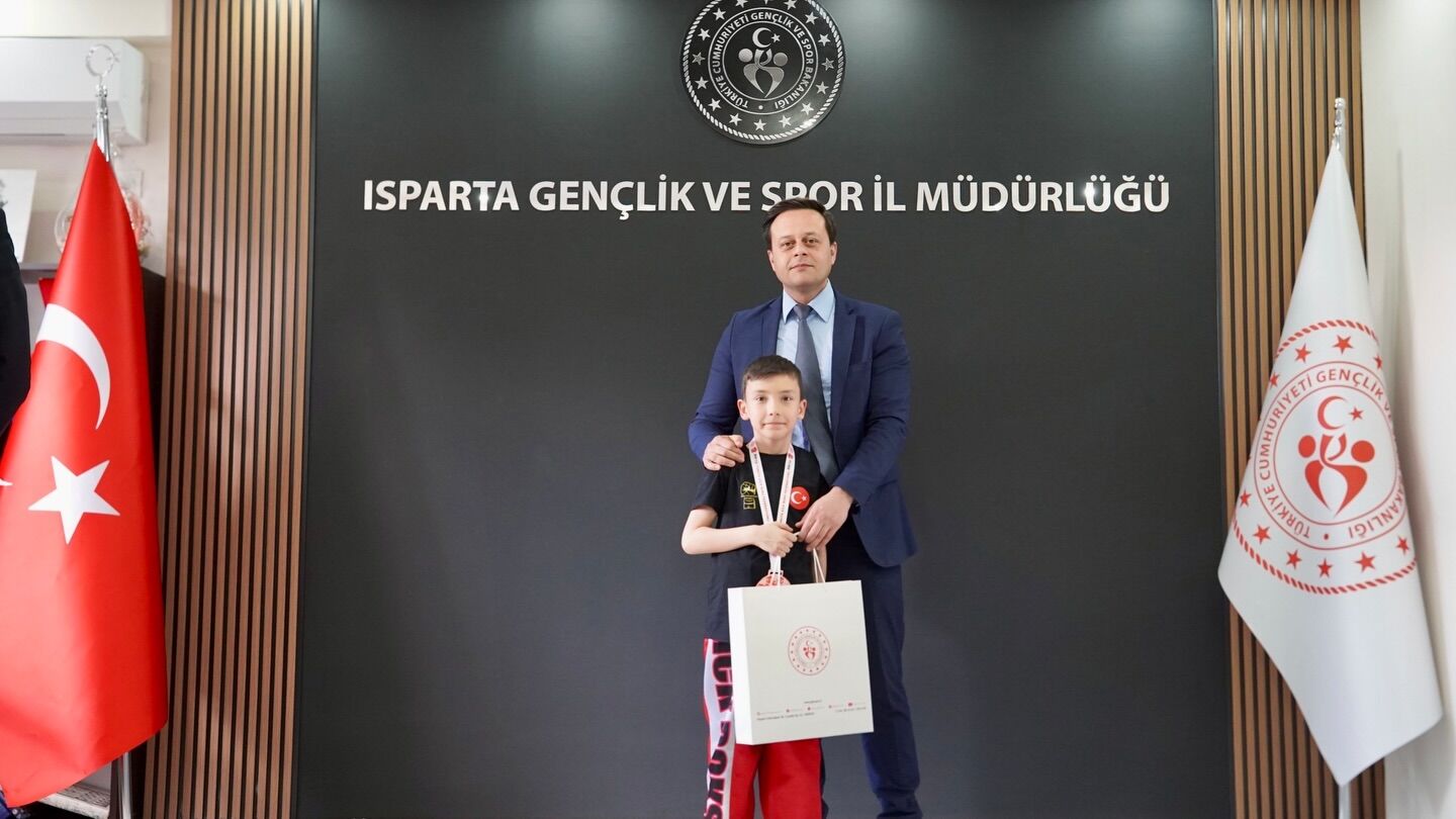 Kickboksta Madalya Yağmuru Şampiyonlardan İl Müdürüne Ziyaret! (5)