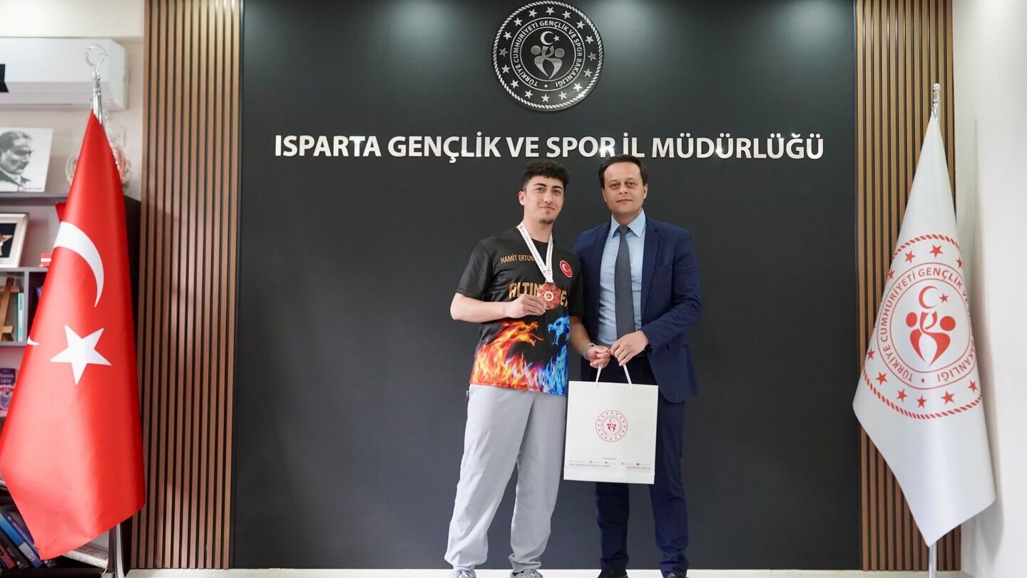 Kickboksta Madalya Yağmuru Şampiyonlardan İl Müdürüne Ziyaret! (6)