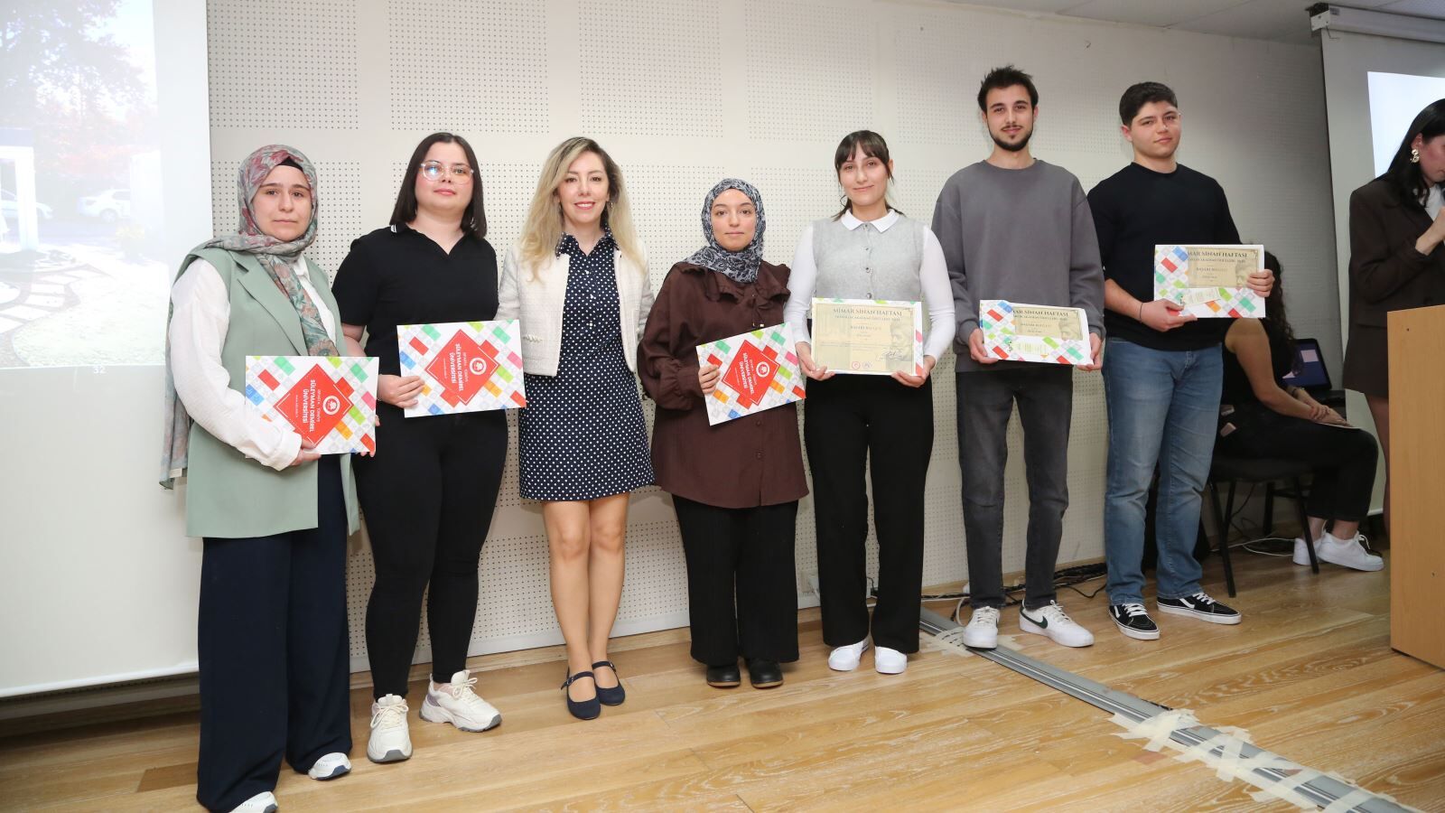 Sdü’de Mimar Sinan Rüzgarı Akademik Başarılar Ödülle Taçlandırıldı (6)