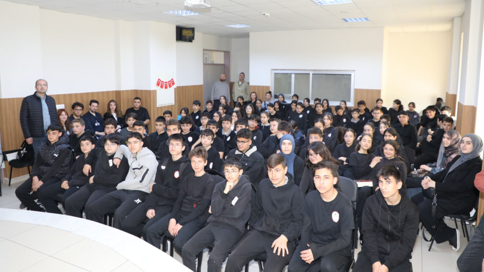 Sdü’lü Hemşire Adaylarından Ortaokulda Ergenlik Eğitimi (2)