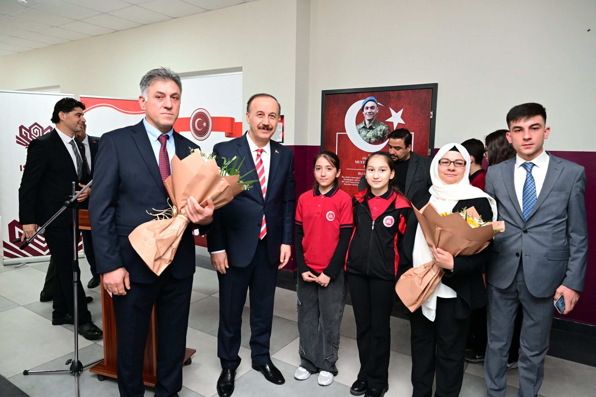 Şehit Mustafa Önlemeç’in Adı Kütüphanede Yaşatılacak (6)