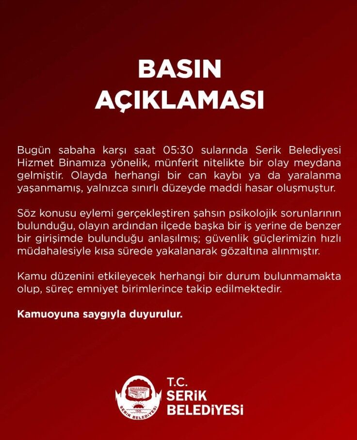 Serik Belediyesine Silahlı Ateş Açıldı