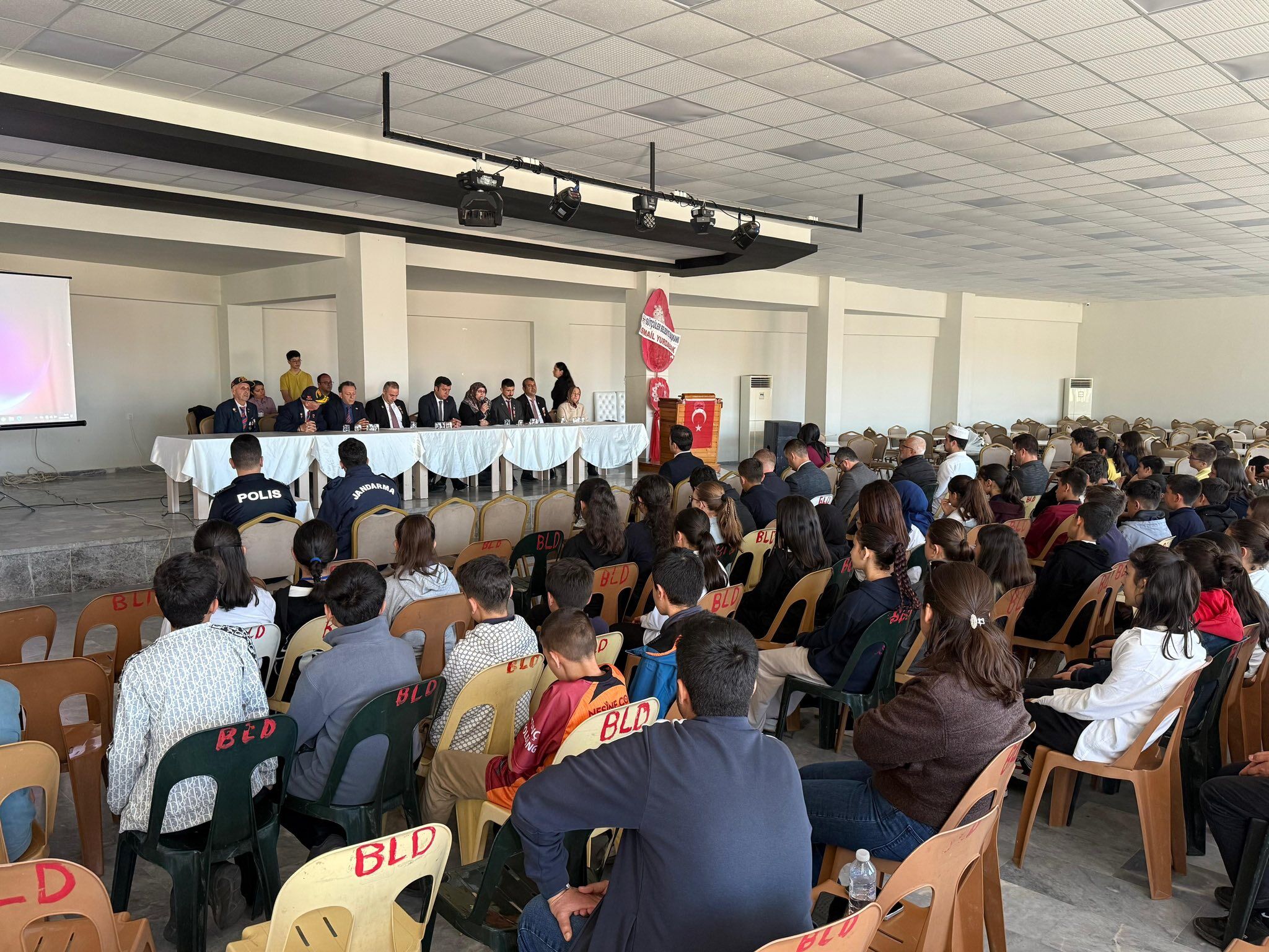 Sütçüler'de Şehit Yakınları Ve Gaziler Öğrencilerle Buluştu (5)