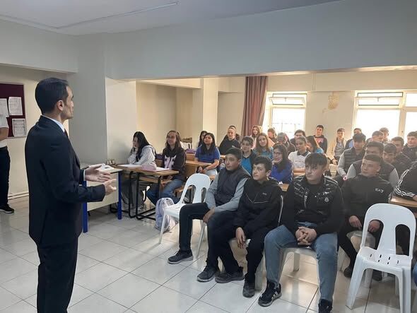 Uluborlu Kaymakamlığı’ndan Okullara Anlamlı Ziyaret (5)