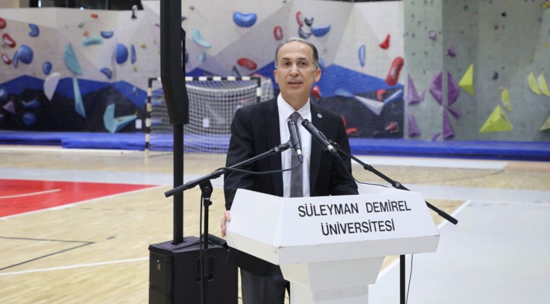 Üniversiteler Arası Futbol Mücadelesi Başladı 1