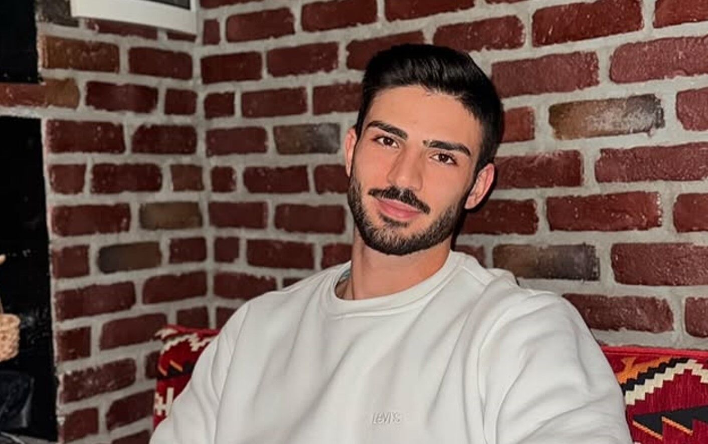 Yakisikli Misirci Alper Temel