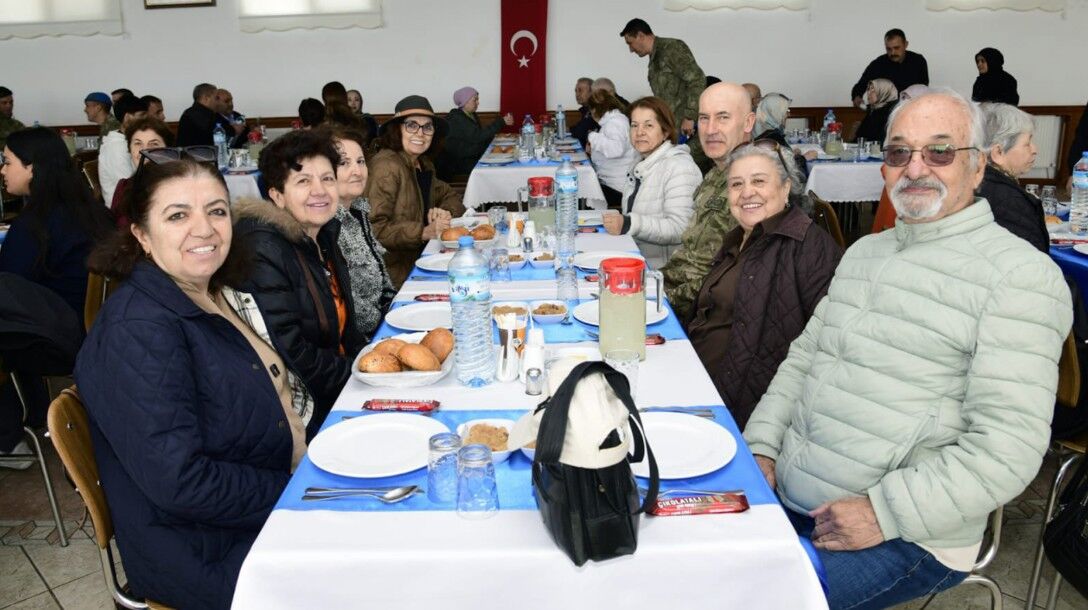 Yaşlı Öğrencilerden Askeri Eğitim Turu 1