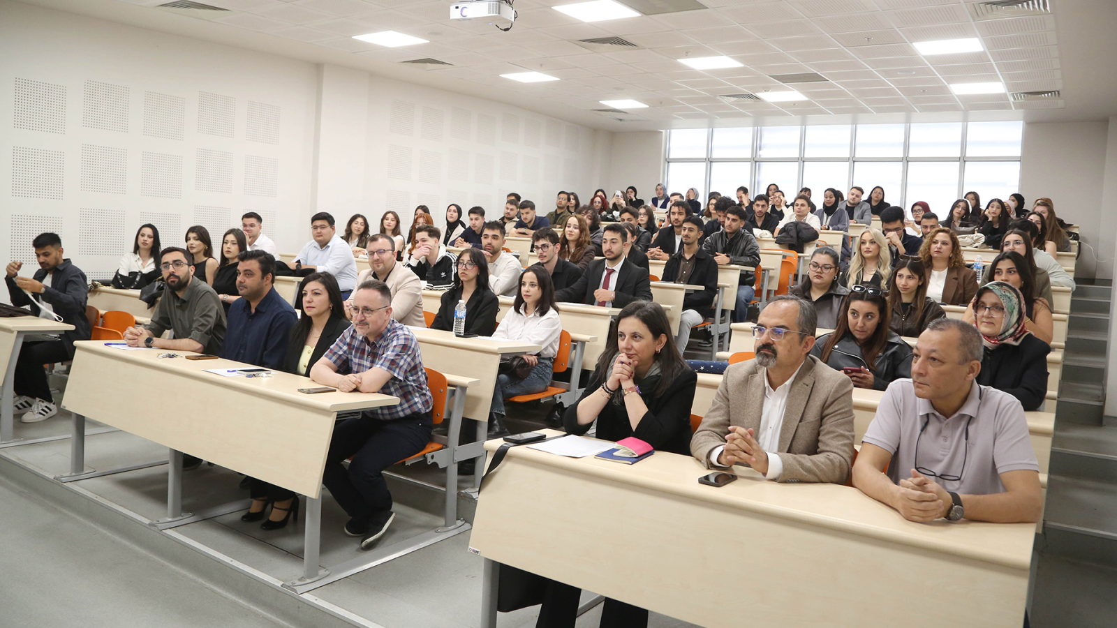 SDÜ’de “Academic Poster Presentation Day” Etkinliği Düzenlendi