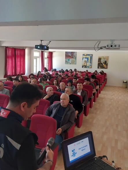 Afad’dan Şarkikaraağaç’ta Öğrencilere Hayati Afet Eğitimi (1)