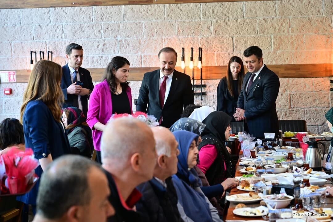 Anneler Günü’nde Duygu Dolu Buluşma (6)