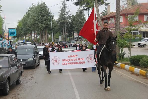 Atabey’de Gençlik Haftası Yürüyüşle Başladı (2)