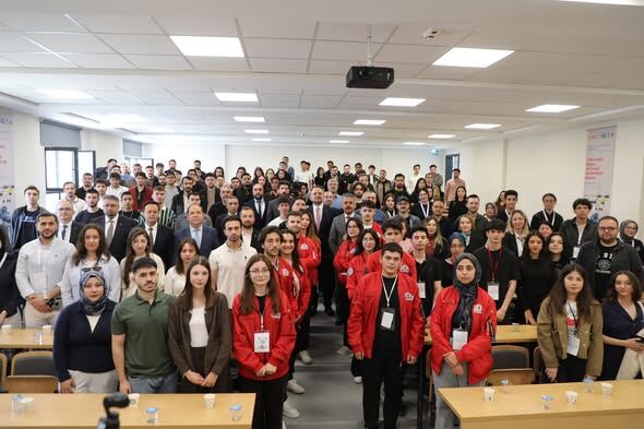 Bakan Yardımcısı Eminoğlu Isubü'de Gençlerle Buluştu (3)