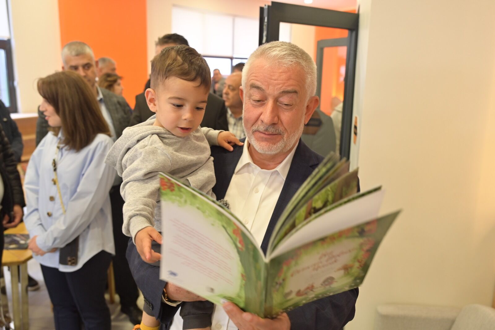 Bebek Ve Cocuk Kutuphanesi (2)