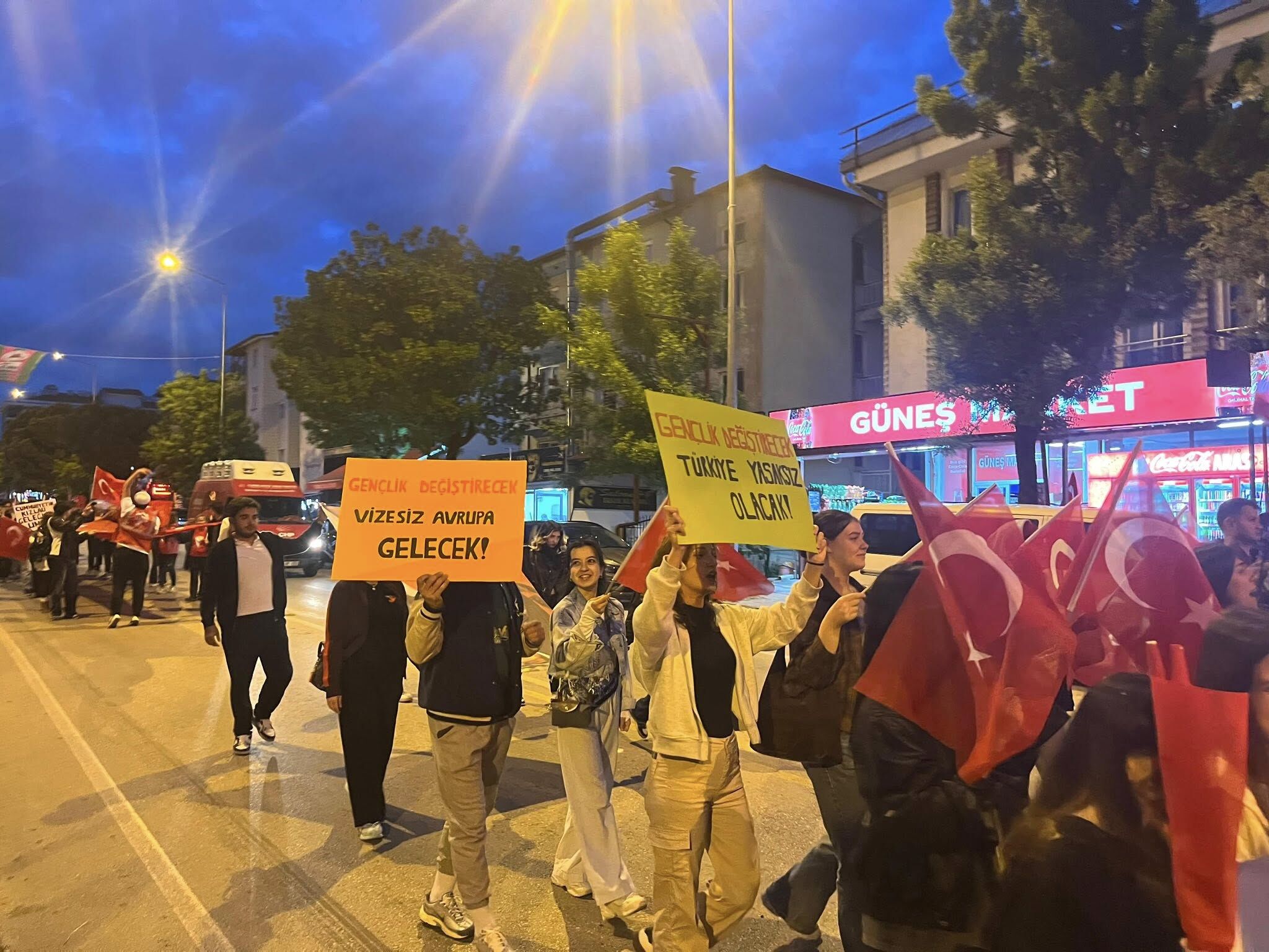 Chp Isparta Örgütü 19 Mayıs’ta Gençlerle Yürüdü (3)