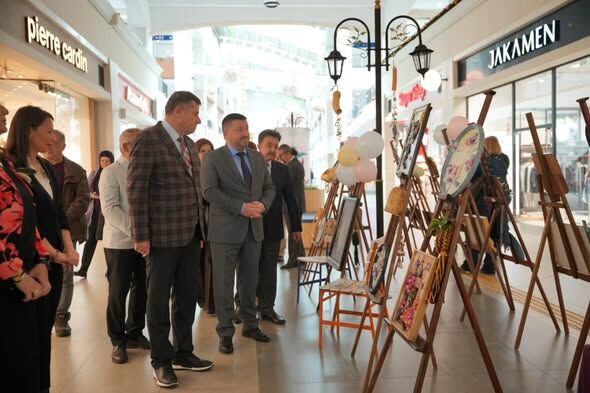 Hazırlanan Eserler Görücüye Çıktı Emek Ve Sanat Sergide Buluştu (2)